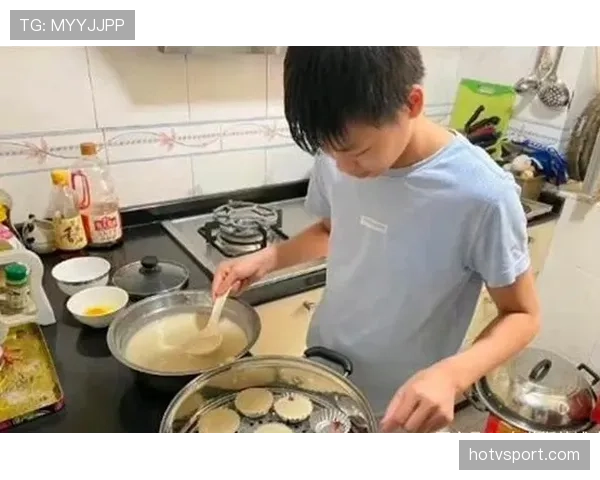 全红婵训练完偷偷吃炸鸡被教练抓包，下一秒直接哭成水龙头