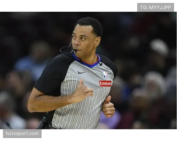 围堵裁判是否构成违规？规则如何界定球员抗议行为