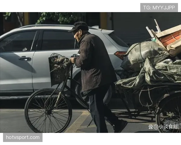 张琳芃跟咱们街坊大妈生活差距也太大了吧，这腰包鼓得快炸了
